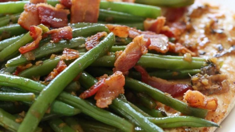 ONE SKILLET CHICKEN WITH BACON AND GREEN BEANS