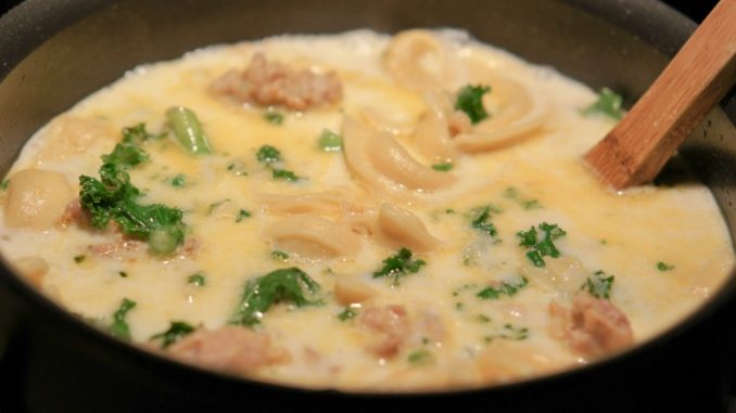 CREAMY TORTELLINI AND SAUSAGE SOUP