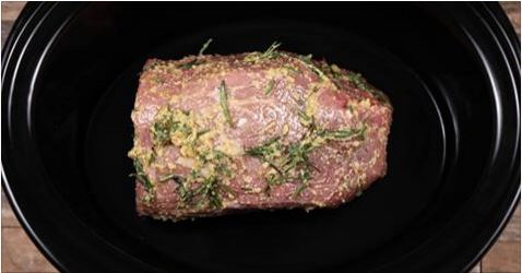 how to make seasoned roast beef in a slow cooker