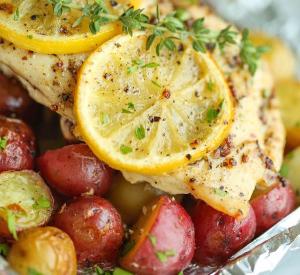 LEMON CHICKEN AND POTATOES IN FOIL – Recipes 2 Day