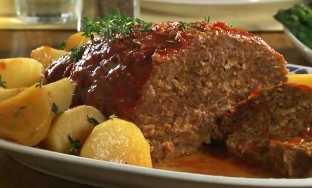 SLOW COOKER MEATLOAF AND POTATOES