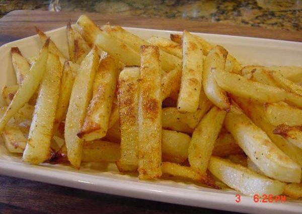 BEST OVEN BAKED FRIES AND POTATO WEDGES
