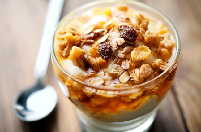 Easy Healthy Apple Yogurt Bowl – 5 SmartPoints