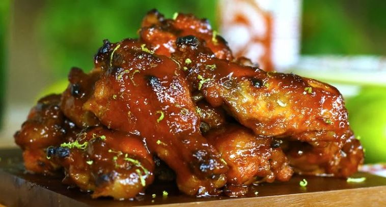 Easy Crockpot Sriracha Honey Chicken Wings