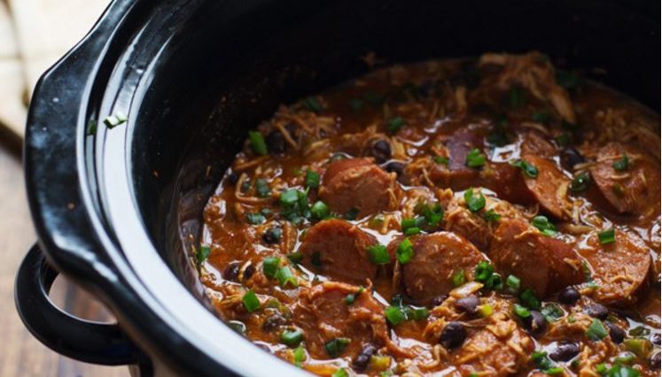 SLOW COOKER CREOLE CHICKEN AND SAUSAGE