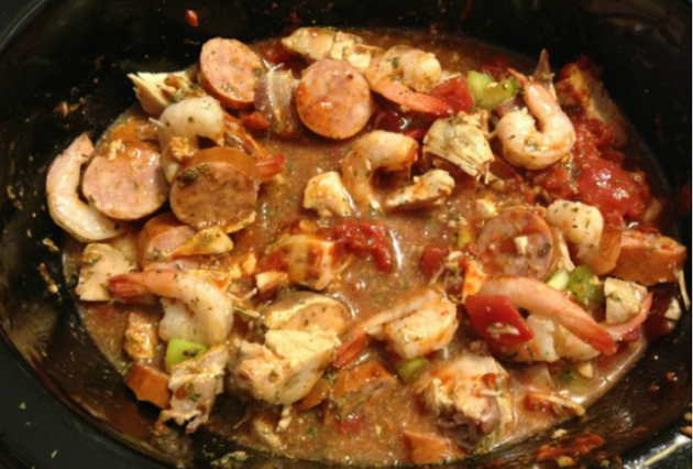 THE EASIEST CROCKPOT CHICKEN, SAUSAGE AND SHRIMP GUMBO
