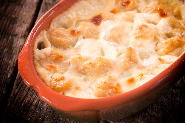 SLOW COOKER MACARONI AND CHEESE WITH 6 CHEESES