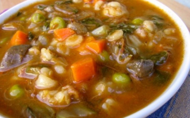HEALTHY VEGETABLE BEEF AND MUSHROOM BARLEY SOUP RECIPE FOR THE SLOW COOKER