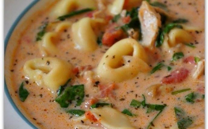 SLOW COOKER CREAMY TORTELLINI, SPINACH AND CHICKEN SOUP