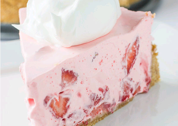 No-Bake Strawberry & Cream Pie