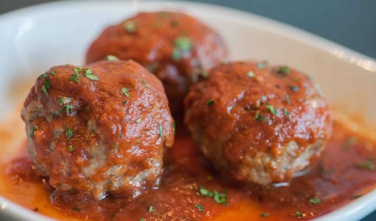 Sweet and Savory Saucy Meatballs – Recipes 2 Day