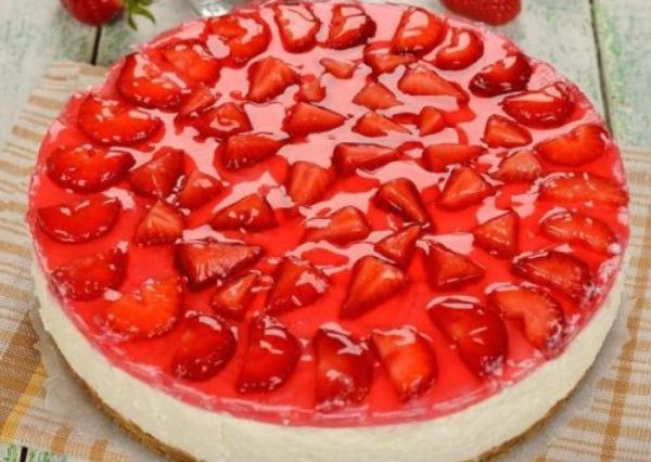 Diabetic No-Bake Sugar Free Strawberry Cheesecake