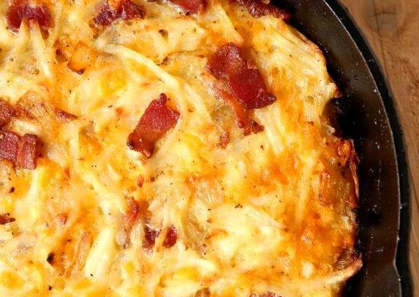 BACON EGG AND HASH BROWN CASSEROLE FOR A LAZY WEEKEND BREAKFAST