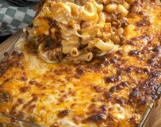 MACARONI AND BEEF WITH CHEESE