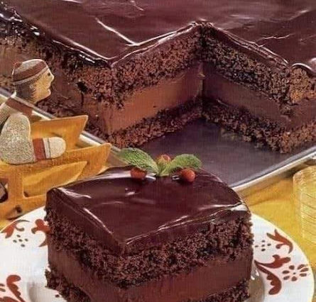 Mocha cake with chocolate cream filling and rum