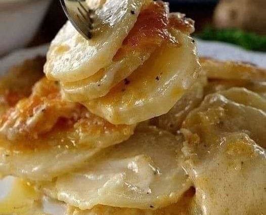 A delicious garlic & cheese potato!