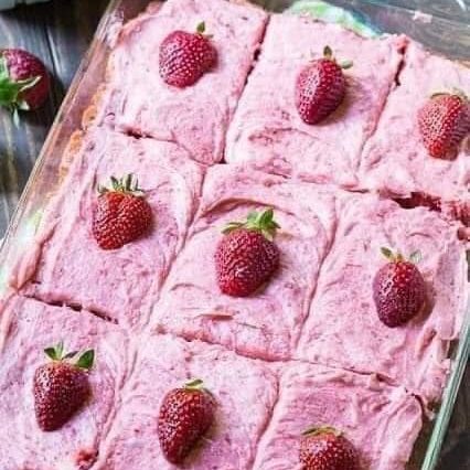 Strawberry-Cake